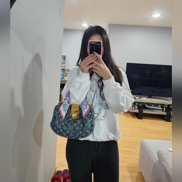SOLD!! Louis Vuitton Monogram Denim Pleaty Bag W/ LV Twilly - Picture 4 of 13